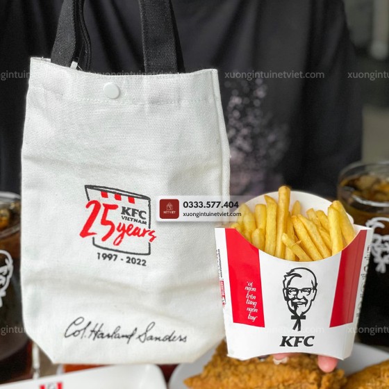 tui-vai-canvas-kfc-25-nam2